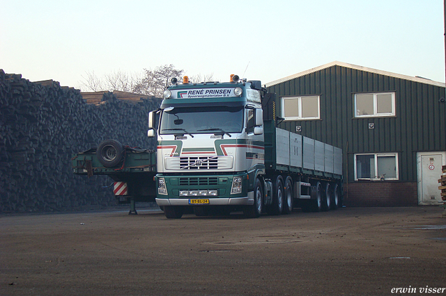 23-12-07 074-border truck pice