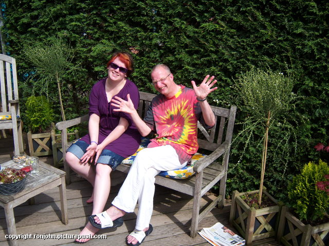 John en Evelien 29-04-10 1 In de tuin 2010