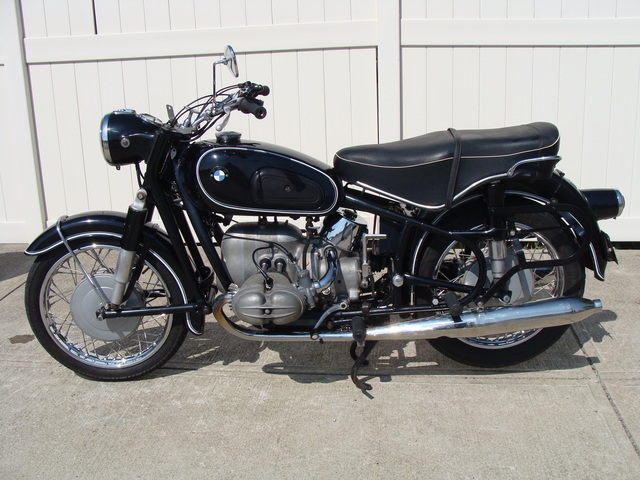 662671 '67 R69S Black, Wixom Bags & Fairing 002 SOLD....1967 BMW R69S #662671 Black, 41,000 Miles. Wixom Bags & Fairing w/Lowers. 
