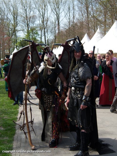 Elf Fantasy Fair 24-04-10 (53) John en Evelien bij de Elf Fantasy Fair 2010