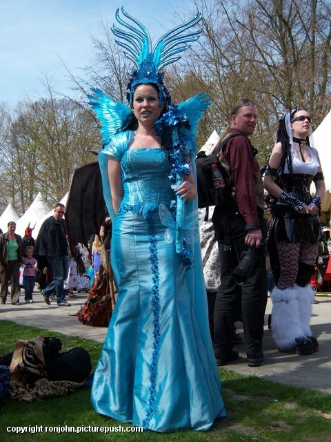 Elf Fantasy Fair 24-04-10 (54) John en Evelien bij de Elf Fantasy Fair 2010