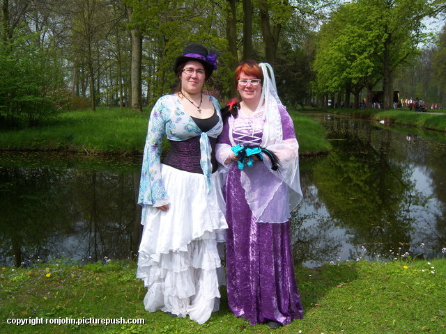 Elf Fantasy Fair 25-04-10 (60) John en Evelien bij de Elf Fantasy Fair 2010