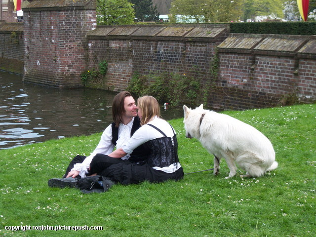 Elf Fantasy Fair 25-04-10 (70) John en Evelien bij de Elf Fantasy Fair 2010