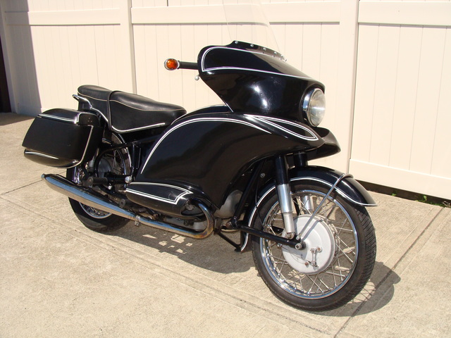 662671 '67 R69S Black, Wixom Bags & Fairing 078 SOLD....1967 BMW R69S #662671 Black, 41,000 Miles. Wixom Bags & Fairing w/Lowers. 