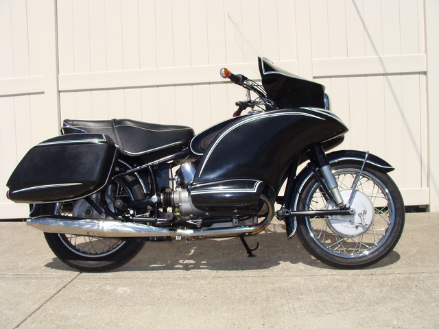 662671 '67 R69S Black, Wixom Bags & Fairing 081 SOLD....1967 BMW R69S #662671 Black, 41,000 Miles. Wixom Bags & Fairing w/Lowers. 