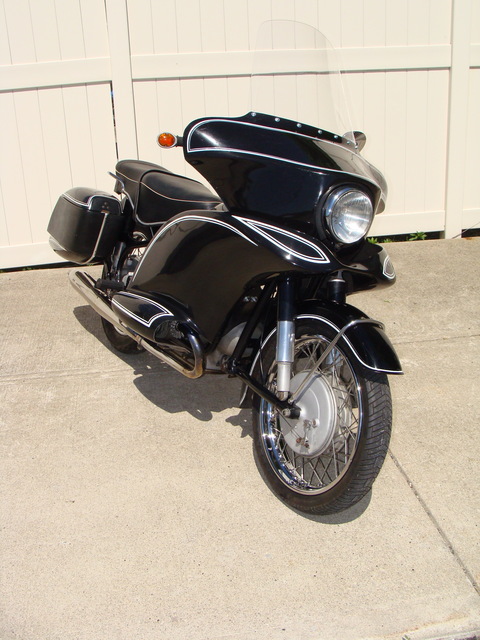 662671 '67 R69S Black, Wixom Bags & Fairing 083 SOLD....1967 BMW R69S #662671 Black, 41,000 Miles. Wixom Bags & Fairing w/Lowers. 