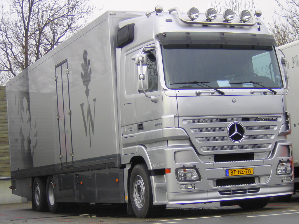Mercedes Actros 1 - 