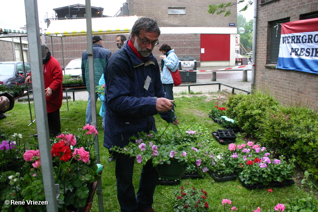  RenÃ© Vriezen 2010-05-08 #0096 WWP2 Wijk Opfleur Aktie Presikhaaf 2 zaterdag 8 mei 2010