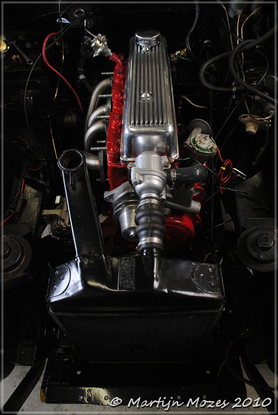DSC 1416-border Triumph TR4