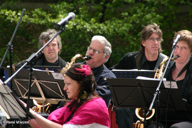  RenÃ© Vriezen 2010-05-16 #0027 Beezzzty BigBand SonsbeekPark Vlonder zondag 16 mei 2010