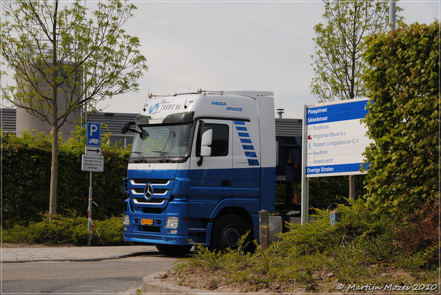 DSC 1443-border Vrachtwagens