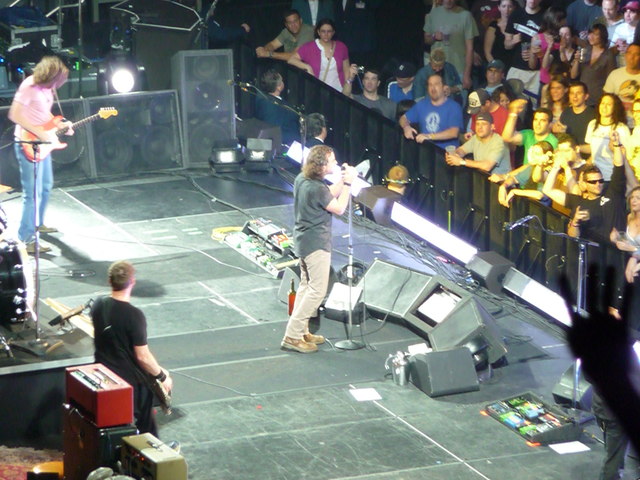 P1050641 Pearl Jam - Madison Square Garden - 5-21-2010