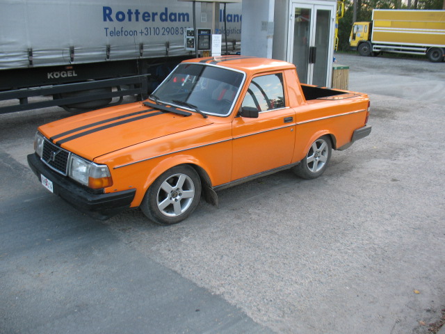 Volvo 240 pick up 2 - 