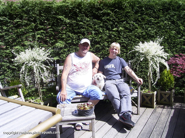 Ron en Niels 22-05-10 1 In de tuin 2010