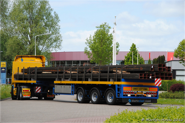 DSC 1564-border Vrachtwagens