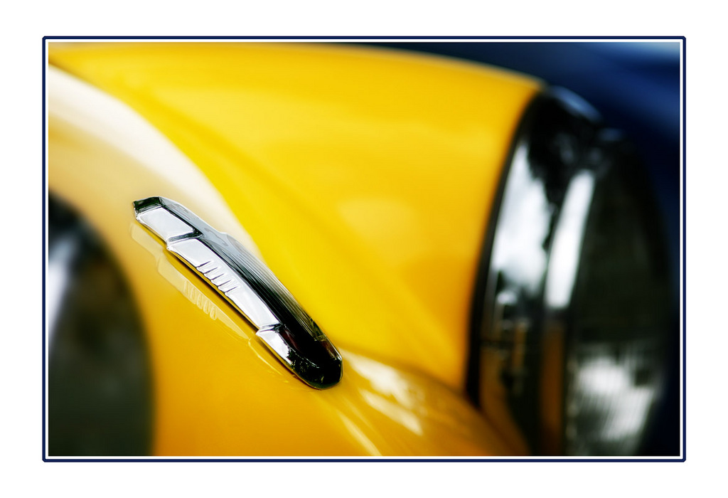 emblem Automobile