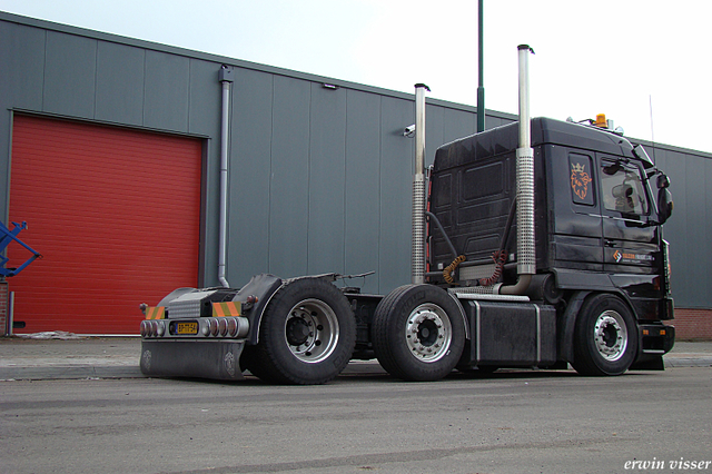 13-01-08 042-border truck pice