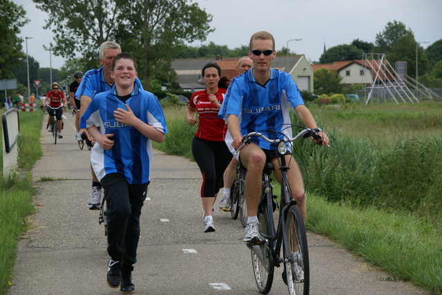 DSC01037 Rondje Voorne 13 juni 2010