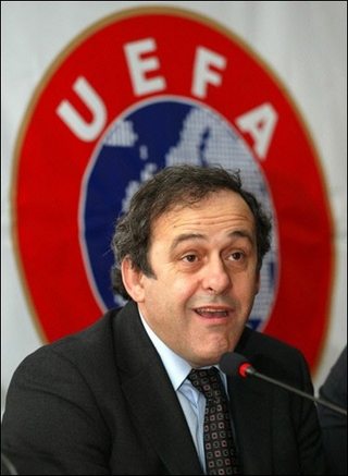 michel platini mene le jeu par petites touches a l - 