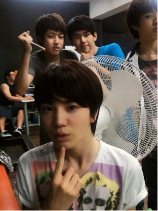 tumblr l56n62KAYR1qbv9to - 