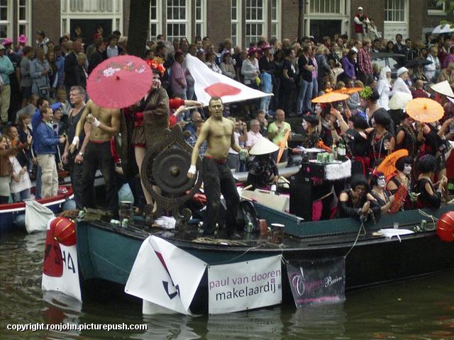 Canal Parade 07-08-10 (48) John en Irma bij Canal Parade 2010