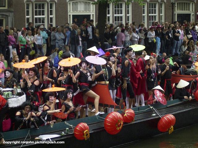 Canal Parade 07-08-10 (49) John en Irma bij Canal Parade 2010