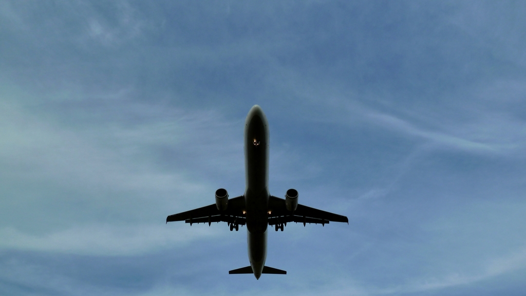 Landing Airplane 02 - 