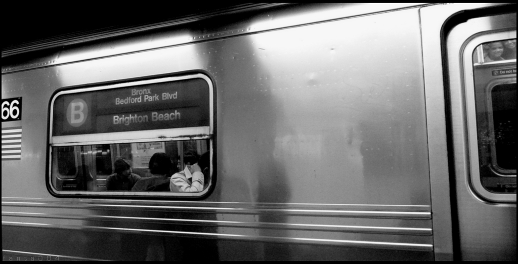 Metro Black White - 