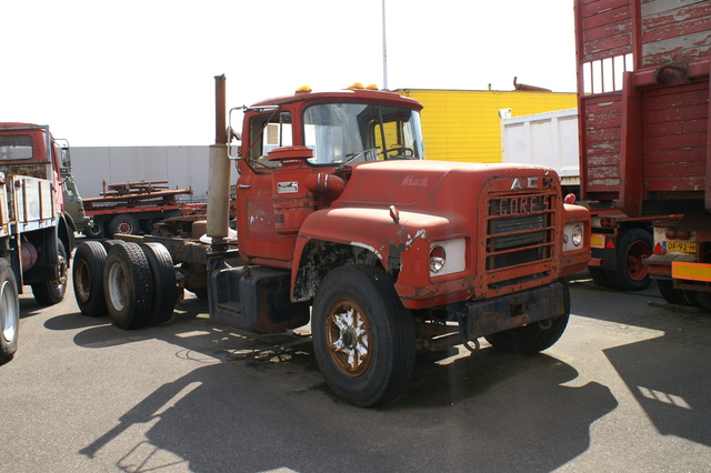 mack r 600 gore's cab cab