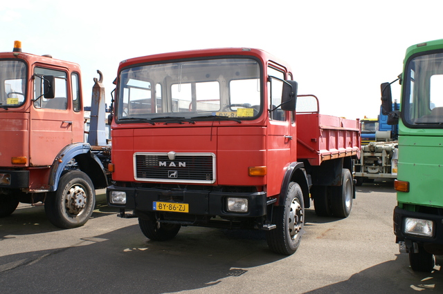 man m 8 by86zj cab