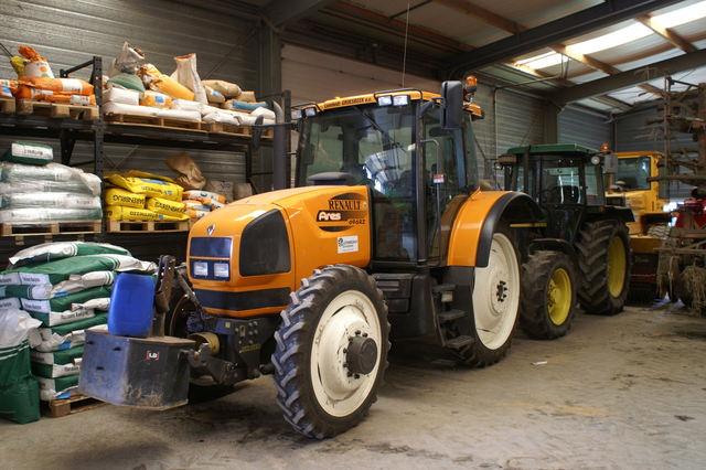 renault ares 696 rz loonbedrijf groesbeek cab