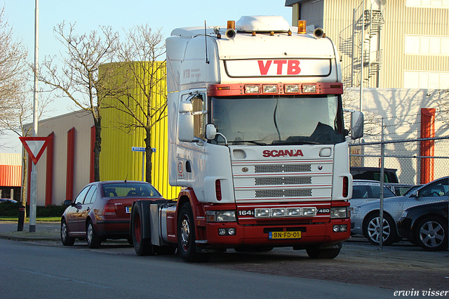 12-02-08 009-border truck pice