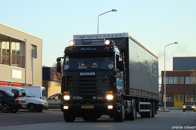 12-02-08 017-border truck pice