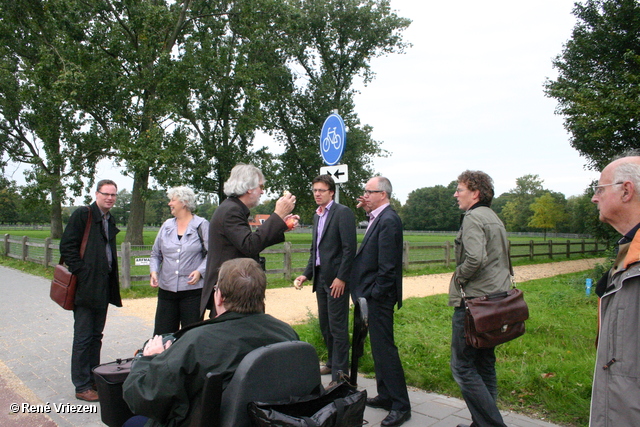 RenÃ© Vriezen 2010-10-04 #0033 Bezoek Wethouders Mw. Margriet Bleijenberg Dhr. Henk Kok  Presikhaaf maandag 4 oktober 2010