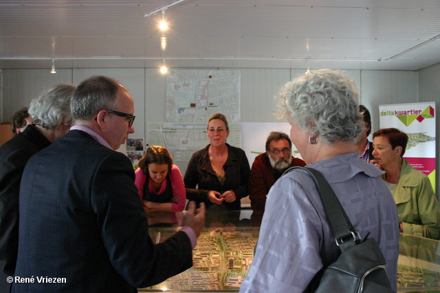 RenÃ© Vriezen 2010-10-04 #0092 Bezoek Wethouders Mw. Margriet Bleijenberg Dhr. Henk Kok  Presikhaaf maandag 4 oktober 2010