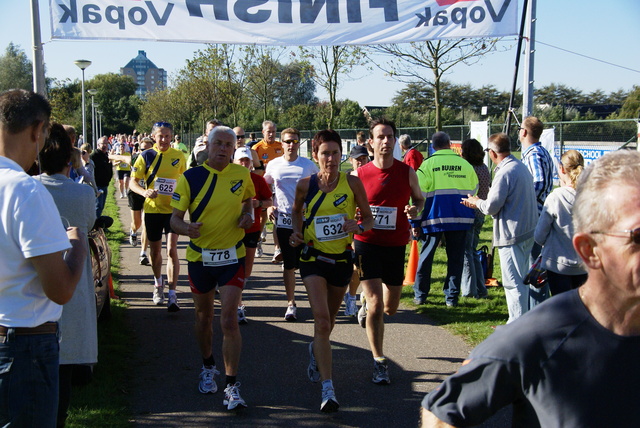 DSC01672 Vopak Midden Voorneloop 10-10-10