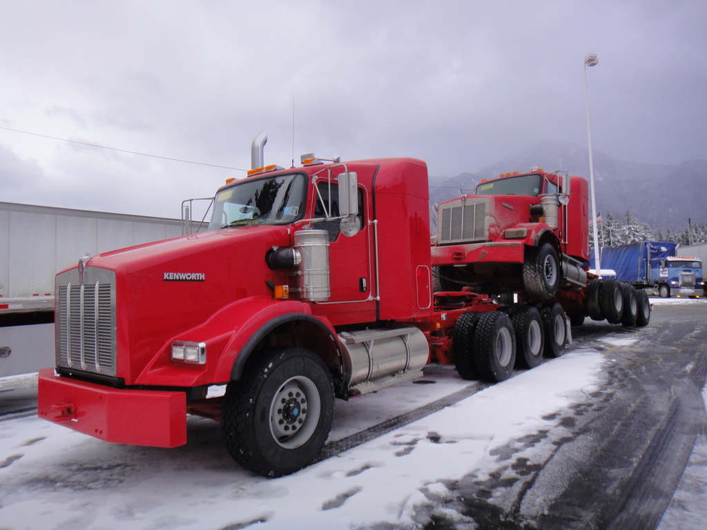DSC04560 - Trucks