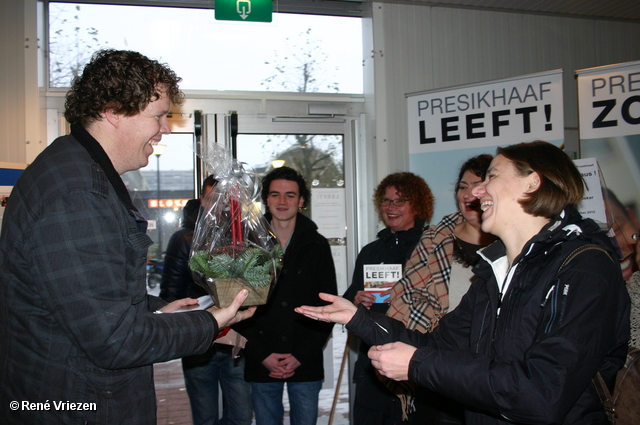 RenÃ© Vriezen 2010-12-10 #0021 Informatiecentrum Winkelcentrum Presikhaaf 25.218e bezoeker vrijdag 10 december 2010