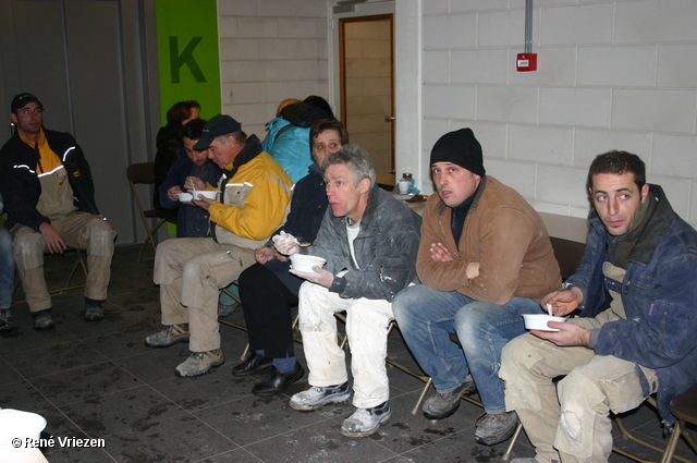 RenÃ© Vriezen 2010-12-03 #0033 WWP 2 Erwtensoep Bouwvakkers en Bewoners Grootonderhoud Krammerstraat vrijdag 3 december 2010