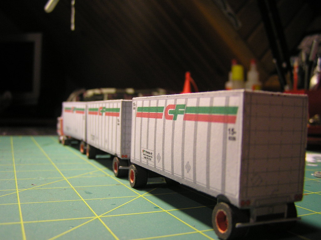 Freightliner CF (2) - 