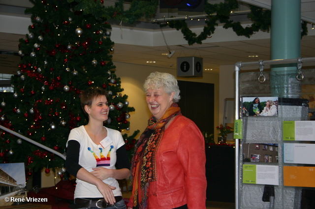 RenÃ© Vriezen 2010-12-18 #0131 Wijkmarkt -Ontdek Presikhaaf- MFC Presikhaven Wethouder Margriet Bleijenberg zaterdag 18 december 2010