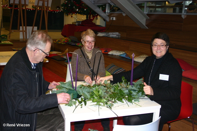 RenÃ© Vriezen 2010-12-18 #0173 Wijkmarkt -Ontdek Presikhaaf- MFC Presikhaven Wethouder Margriet Bleijenberg zaterdag 18 december 2010