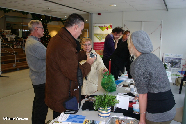 RenÃ© Vriezen 2010-12-18 #0199 Wijkmarkt -Ontdek Presikhaaf- MFC Presikhaven Wethouder Margriet Bleijenberg zaterdag 18 december 2010