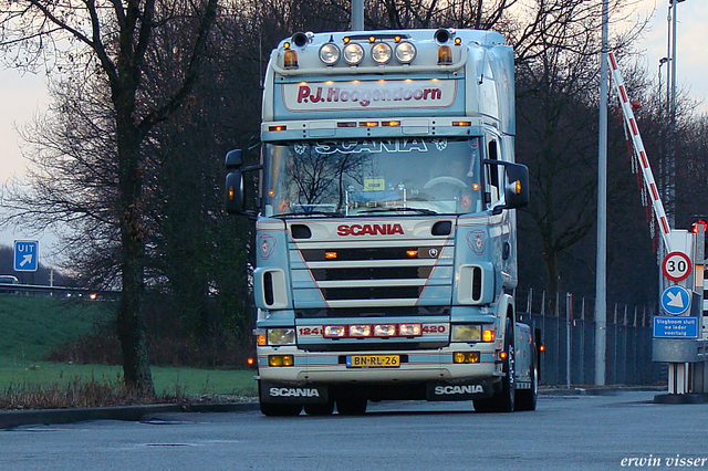 21-03-08 023-border truck pics