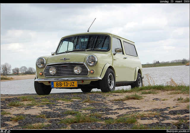 DSC 9573-border Mini 1000 VAN