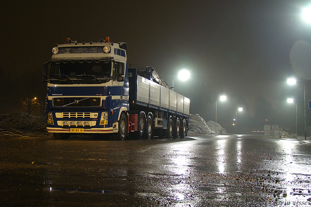 23-03-08 013-border truck pics