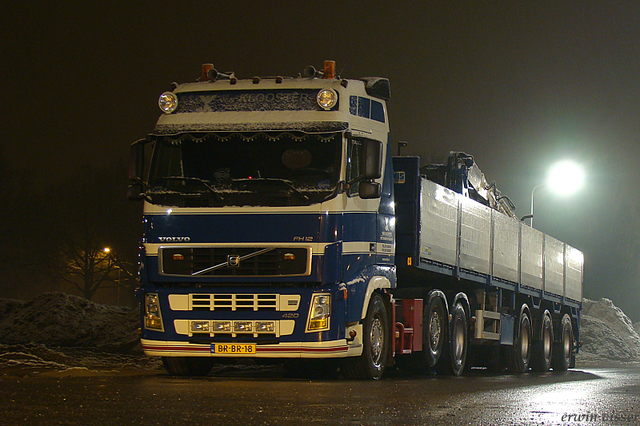 23-03-08 016-border truck pics