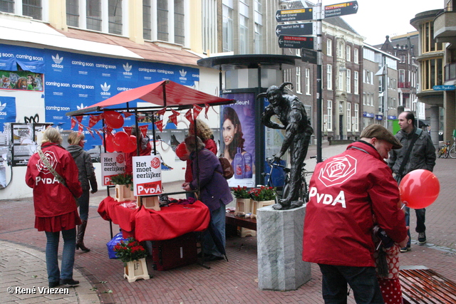 RenÃ© Vriezen 2011-02-12 #0017 PvdA Arnhem Land vd Markt campagne PV2011 Job Cohen zaterdag 12 februari 2011