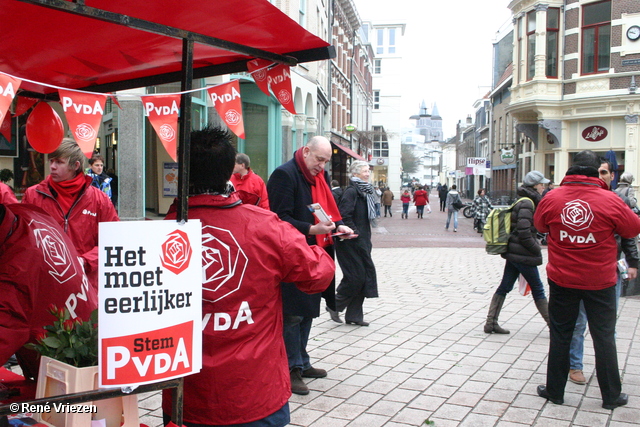 RenÃ© Vriezen 2011-02-12 #0044 PvdA Arnhem Land vd Markt campagne PV2011 Job Cohen zaterdag 12 februari 2011