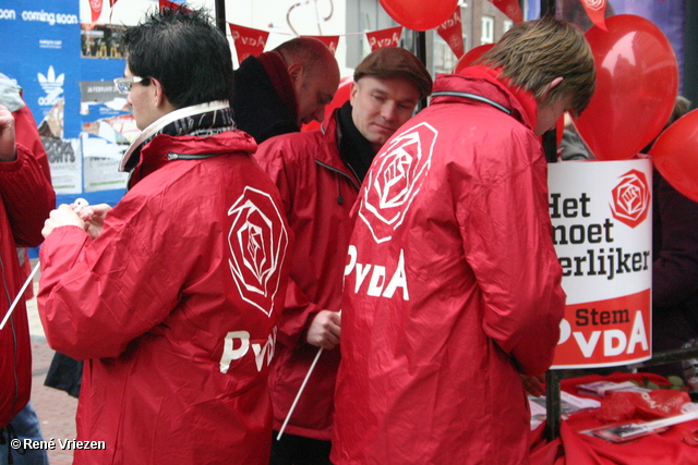 RenÃ© Vriezen 2011-02-12 #0053 PvdA Arnhem Land vd Markt campagne PV2011 Job Cohen zaterdag 12 februari 2011